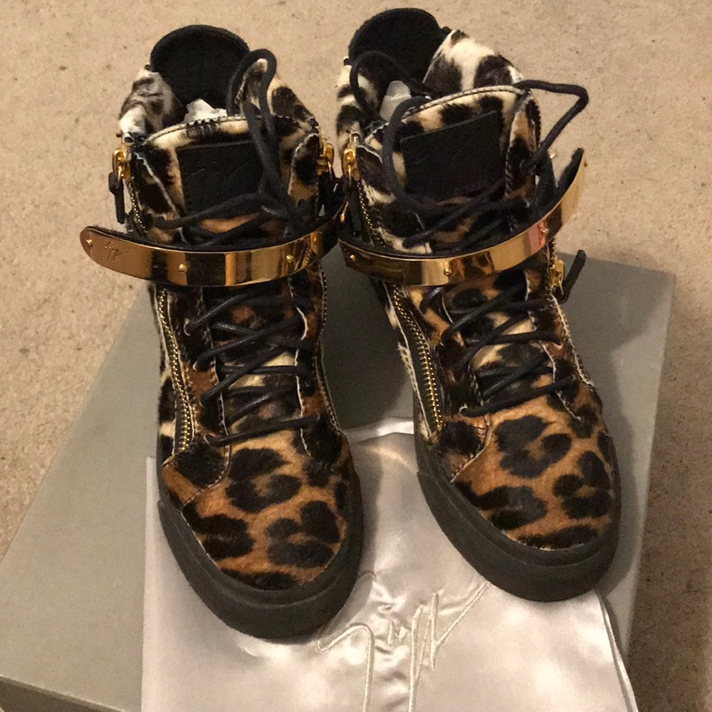 Giuseppe Zanotti “London TR Donna”